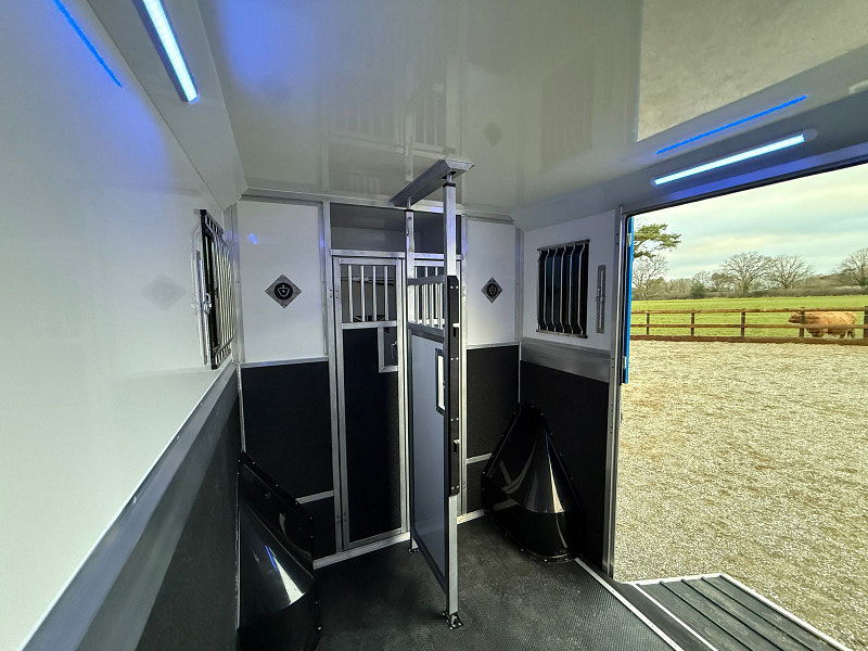 Citroen Relay 2.2L 35 L3H2 Enterprise Blue HDi S/S Diesel Manual Euro 6 (138 bhp) 2dr Manual 2026