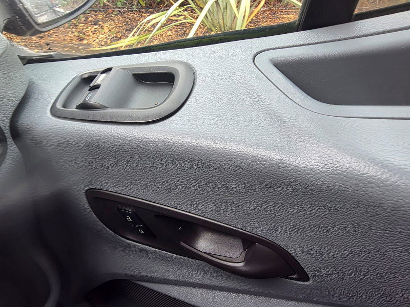 Ford Transit 2.2 TDCi 350 Chassis Cab 2dr Diesel Manual RWD L3 H1 Euro 5 (DRW) (125 ps) 2dr Manual 2026