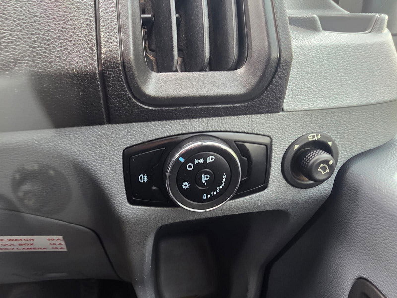 Ford Transit 2.2 TDCi 350 Chassis Cab 2dr Diesel Manual RWD L3 H1 Euro 5 (DRW) (125 ps) 2dr Manual 2026