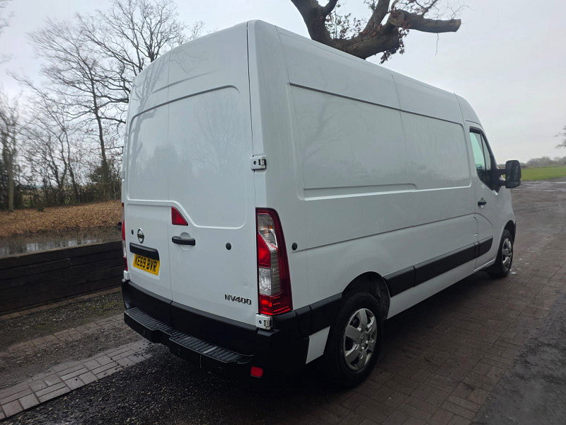 Nissan NV400 2.3 dCi 35 Acenta Panel Van 5dr Diesel Manual FWD L2 H2 Euro 6 (135 ps) 5dr Manual 2026