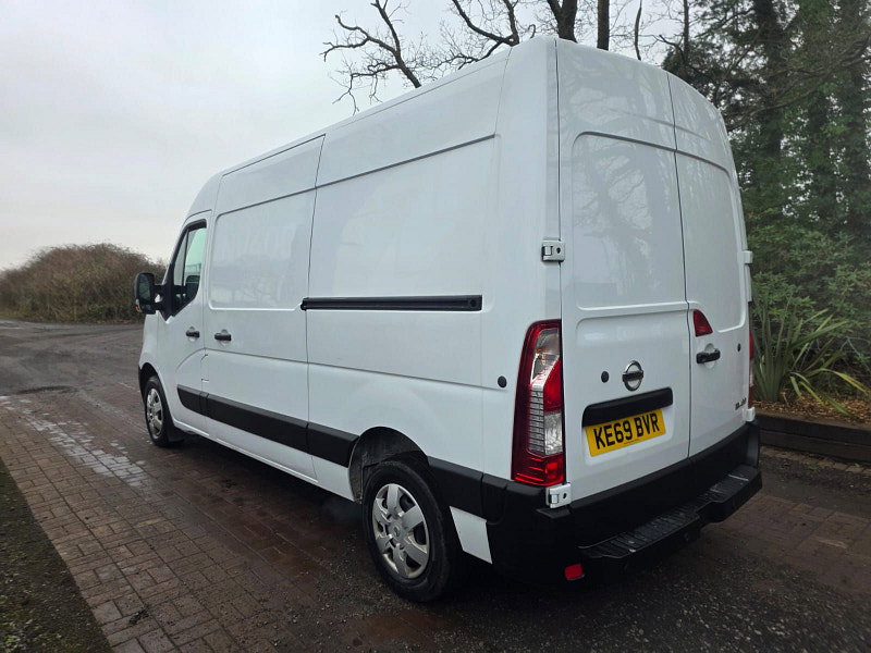 Nissan NV400 2.3 dCi 35 Acenta Panel Van 5dr Diesel Manual FWD L2 H2 Euro 6 (135 ps) 5dr Manual 2026