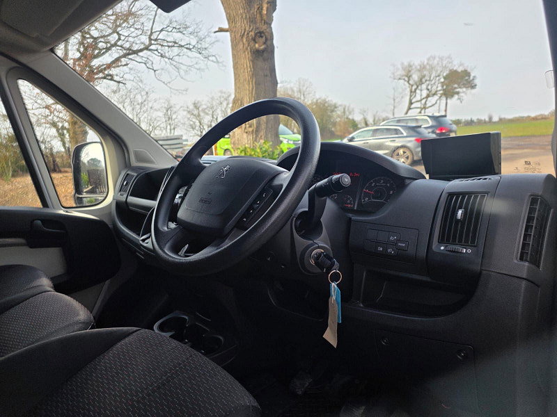 Peugeot Boxer 2.0 BlueHDi 335 Professional Panel Van 5dr Diesel Manual L3 H2 Euro 6 (130 ps) 5dr Manual 2026