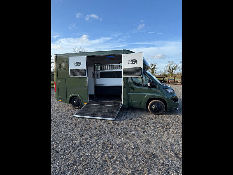 Peugeot Boxer 2.2L 335 Professional L3H2 Blue HDi  Diesel Manual Euro 6 (138 bhp) 0dr Manual 2026