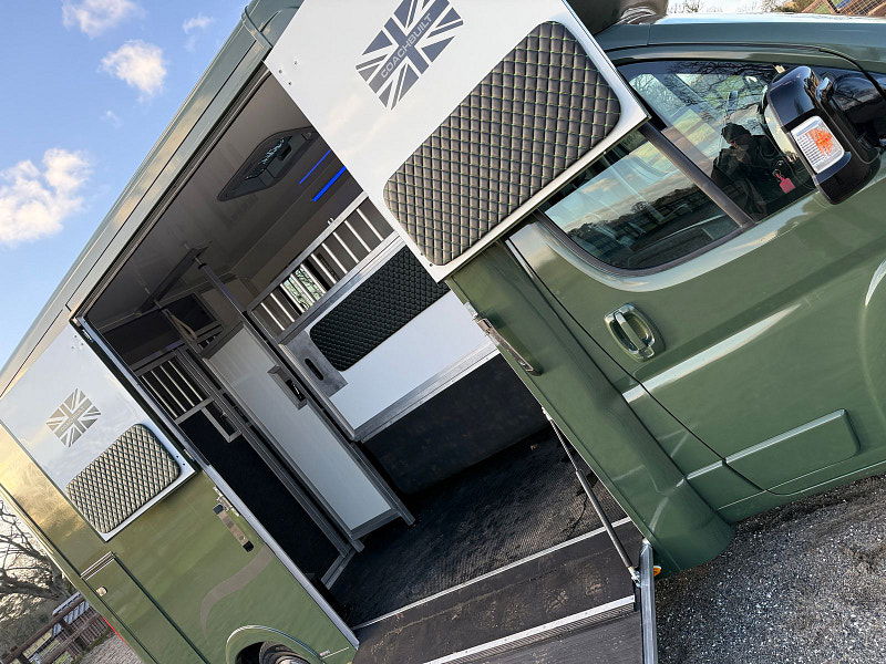 Peugeot Boxer 2.2L 335 Professional L3H2 Blue HDi  Diesel Manual Euro 6 (138 bhp) 0dr Manual 2026