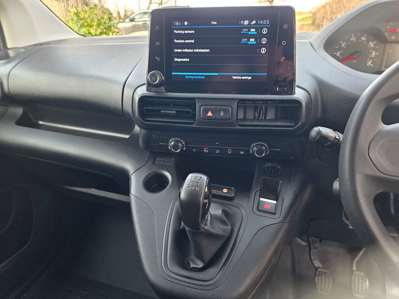 Peugeot Partner 1.5 BlueHDi 1000 Professional Premium Standard Panel Van 5dr Diesel Manual SWB Euro 6 (100 bhp) 5dr Manual 2026