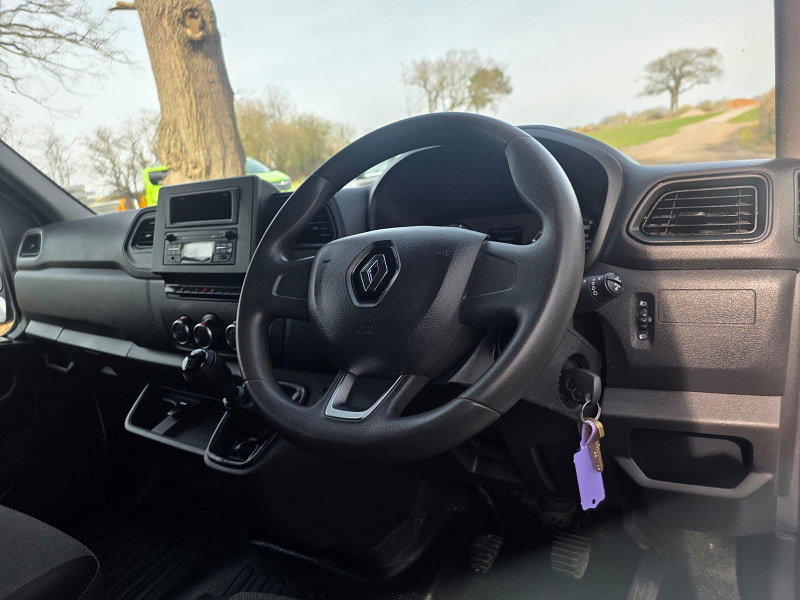 Renault Master 2.3 dCi 35 Business Panel Van 4dr Diesel Manual FWD LWB Medium Roof Euro 6 (135 ps) 2dr Manual 2026