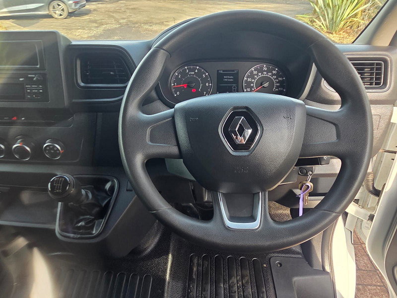 Renault Master 2.3 dCi 35 Business Panel Van 4dr Diesel Manual FWD LWB Medium Roof Euro 6 (135 ps) 2dr Manual 2026