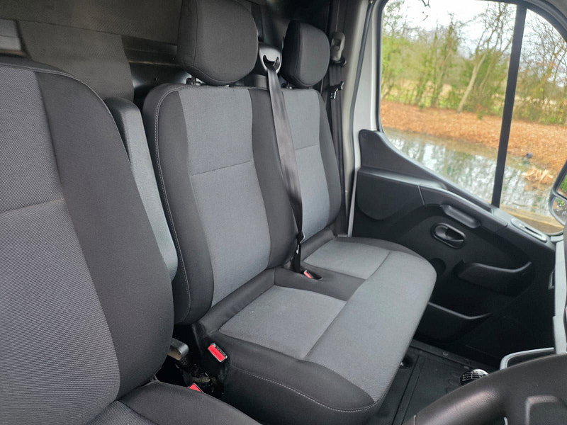 Renault Master 2.3 dCi ENERGY 35 Business Panel Van 4dr Diesel Manual FWD LWB High Roof Euro 6 (s/s) (150 bhp) 2dr Manual 2026