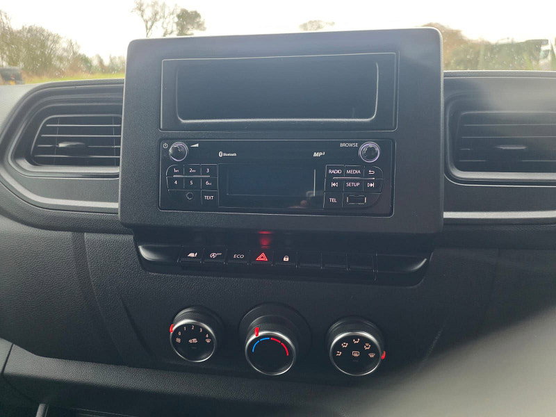 Renault Master 2.3 dCi ENERGY 35 Business Tipper Double Cab 4dr Diesel Manual RWD LWB Euro 6 (s/s) (145 bhp) 2dr Manual 2026