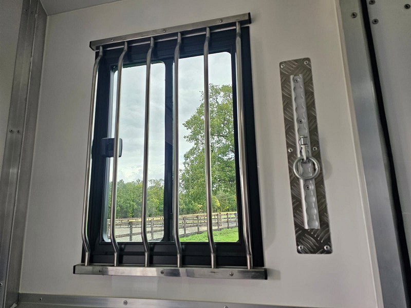 RENAULT TRUCKS MASTER 2.3 Diesel Manual 3.5T Equus Horse Truck 0dr Manual 2026