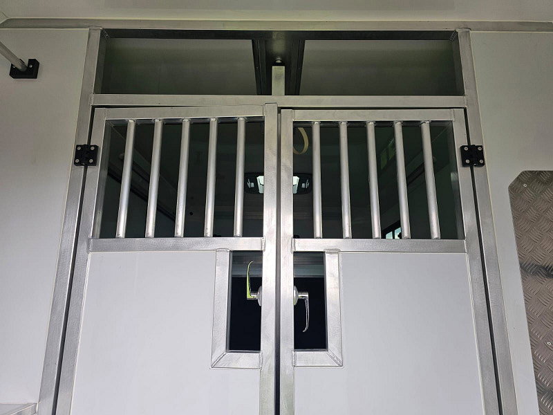 RENAULT TRUCKS MASTER 2.3 Diesel Manual 3.5T Equus Horse Truck 0dr Manual 2026