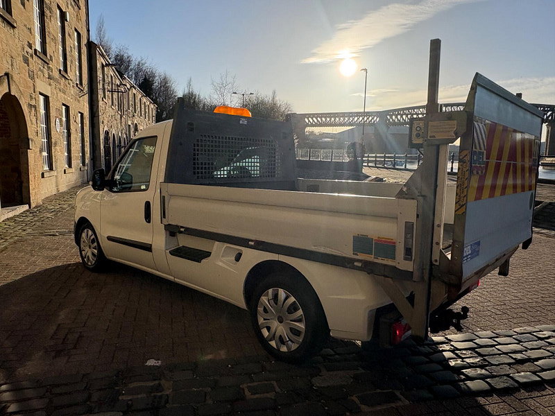 Fiat Doblo 1.3 MultiJetII 16v L2 Dropside 2dr Diesel Manual (140 g/km, 90 bhp) 4dr Manual 2026