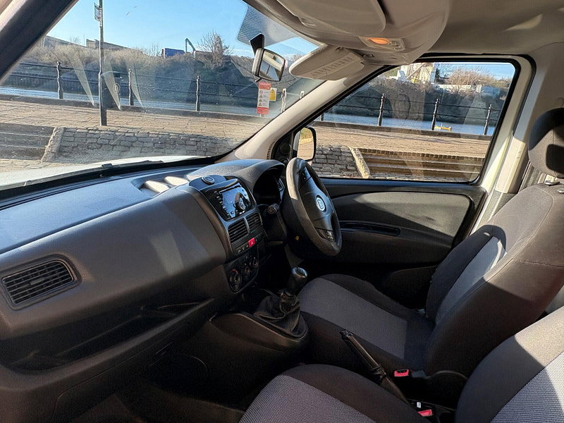 Fiat Doblo 1.3 MultiJetII 16v L2 Dropside 2dr Diesel Manual (140 g/km, 90 bhp) 4dr Manual 2026