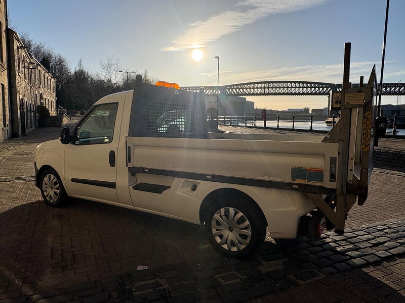 Fiat Doblo 1.3 MultiJetII 16v L2 Dropside 2dr Diesel Manual (140 g/km, 90 bhp) 4dr Manual 2026