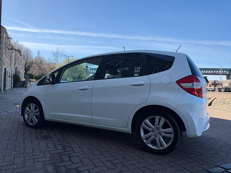 Honda Jazz 1.4 i-VTEC ES Plus Euro 5 5dr 5dr Manual 2026