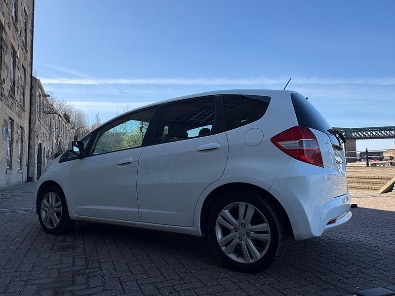 Honda Jazz 1.4 i-VTEC ES Plus Euro 5 5dr 5dr Manual 2026