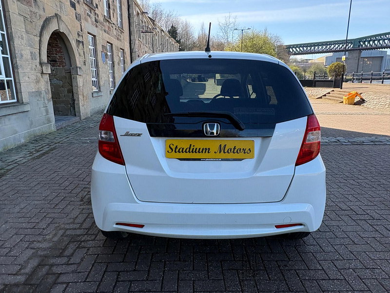 Honda Jazz 1.4 i-VTEC ES Plus Euro 5 5dr 5dr Manual 2026