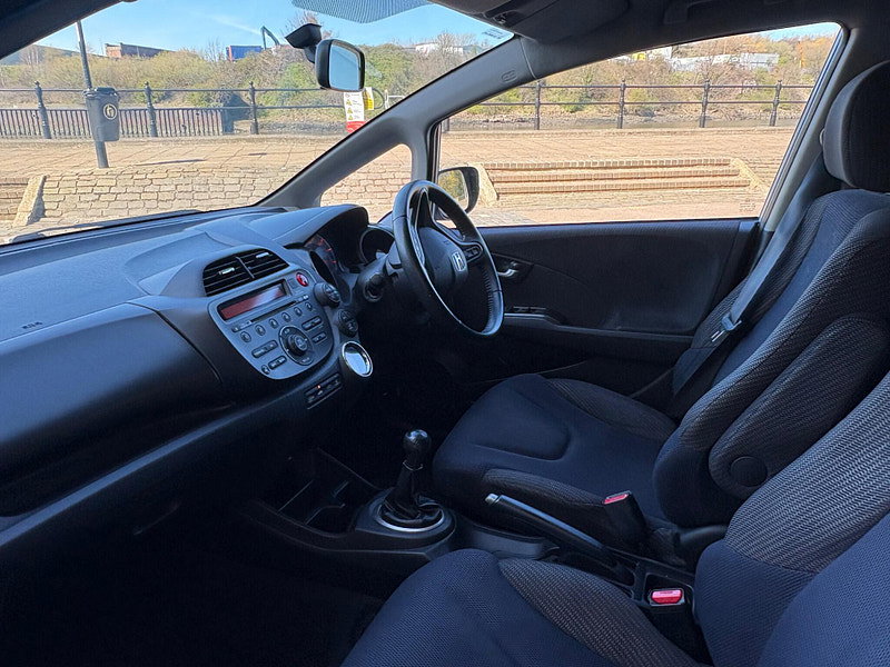 Honda Jazz 1.4 i-VTEC ES Plus Euro 5 5dr 5dr Manual 2026