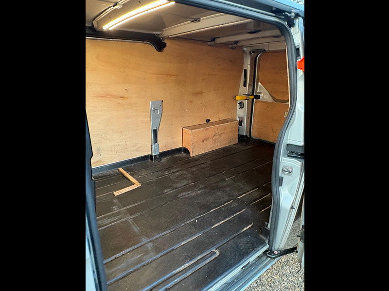 Ford Transit Custom 2.0 340 EcoBlue Limited L2 H1 Euro 6 (s/s) 5dr 5dr Manual 2026