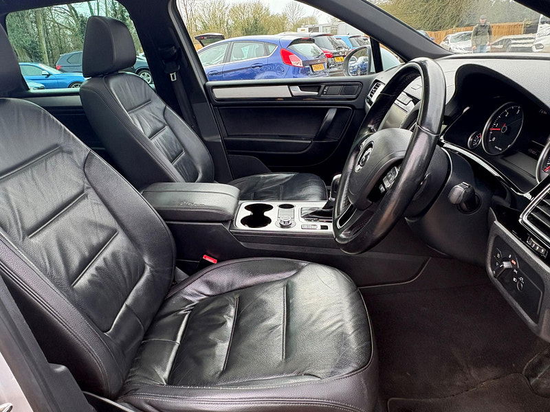 Volkswagen Touareg 3.0 TDI V6 BlueMotion Tech R-Line Tiptronic 4WD Euro 5 (s/s) 5dr 5dr Automatic 2026