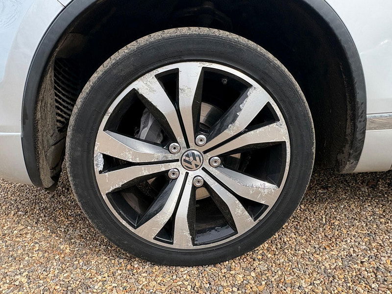 Volkswagen Touareg 3.0 TDI V6 BlueMotion Tech R-Line Tiptronic 4WD Euro 5 (s/s) 5dr 5dr Automatic 2026