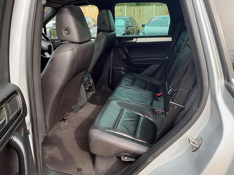 Volkswagen Touareg 3.0 TDI V6 BlueMotion Tech R-Line Tiptronic 4WD Euro 5 (s/s) 5dr 5dr Automatic 2026