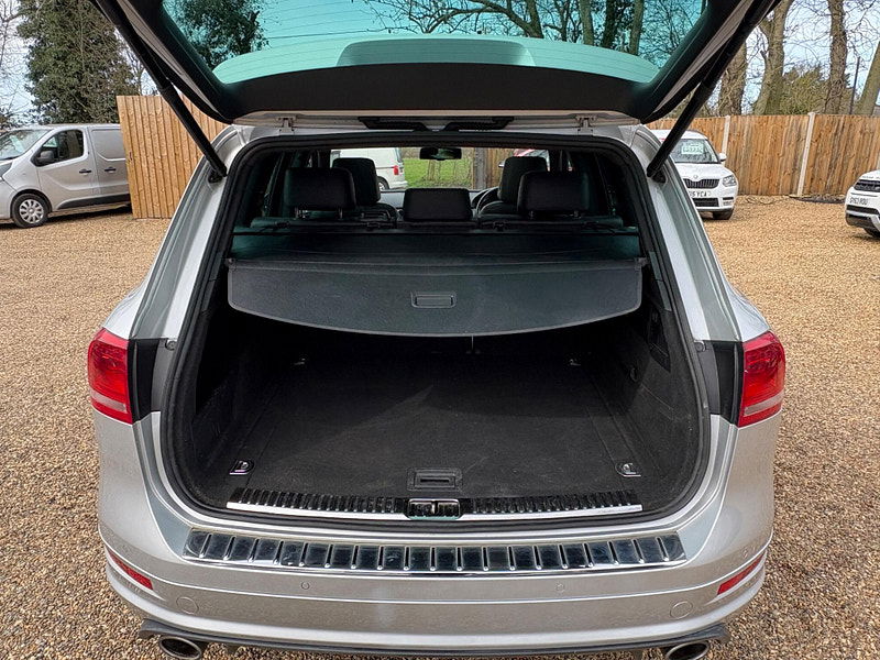 Volkswagen Touareg 3.0 TDI V6 BlueMotion Tech R-Line Tiptronic 4WD Euro 5 (s/s) 5dr 5dr Automatic 2026