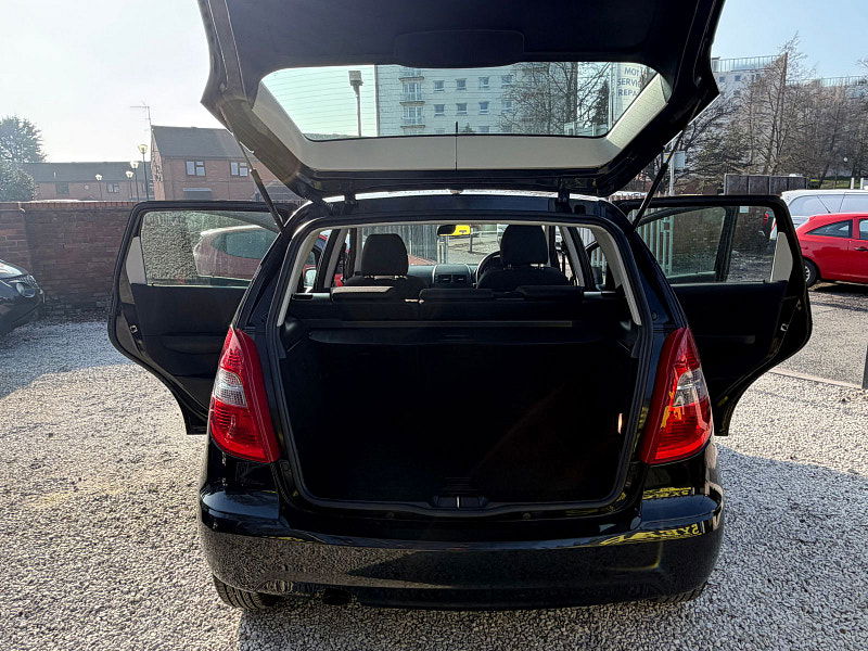 Mercedes-Benz A Class 1.5 A160 BlueEfficiency Classic SE Hatchback 5dr Petrol Manual (139 g/km, 95 bhp) 5dr Manual 2026