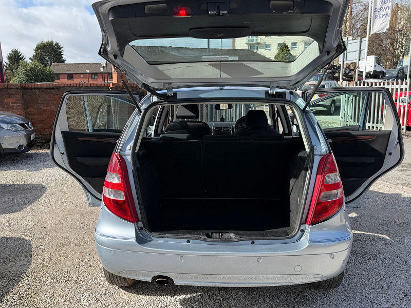 Mercedes-Benz A Class 2.0 A160 CDI Elegance SE Hatchback 5dr Diesel Manual (128 g/km, 82 bhp) 5dr Manual 2026