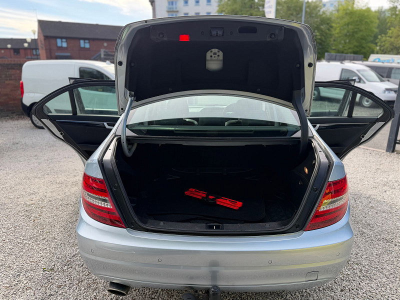 Mercedes-Benz C Class 2.1 C220 CDI BlueEfficiency Executive SE Saloon 4dr Diesel G-Tronic+ Euro 5 (s/s) (170 ps) 4dr Automatic 2026