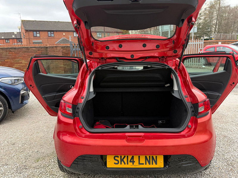 Renault Clio 1.2 16V Dynamique MediaNav Hatchback 5dr Petrol Manual Euro 5 (75 ps) 5dr Manual 2026