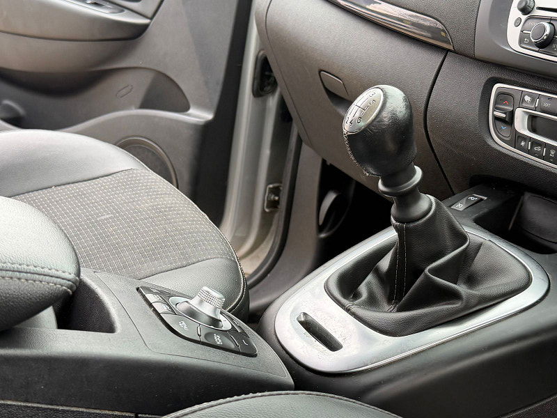 Renault Scenic 1.5 dCi ENERGY Dynamique TomTom MPV 5dr Diesel Manual Euro 5 (s/s) (110 ps) 5dr Manual 2026