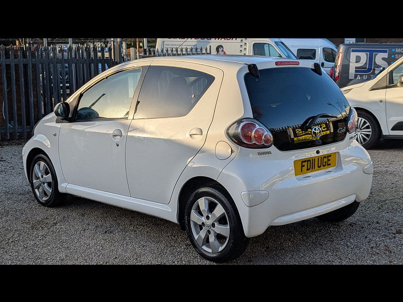 Toyota Aygo 1.0 VVT-i Go Hatchback 5dr Petrol Manual Euro 5 (67 ps) 5dr Manual 2026