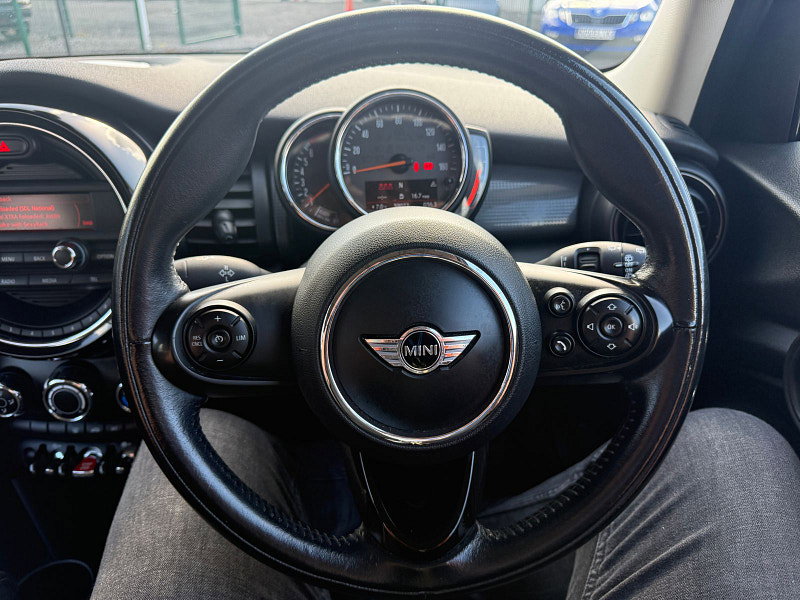 MINI Hatch 1.5 Cooper Hatchback 5dr Petrol Manual Euro 6 (s/s) (136 ps) 5dr Manual 2026