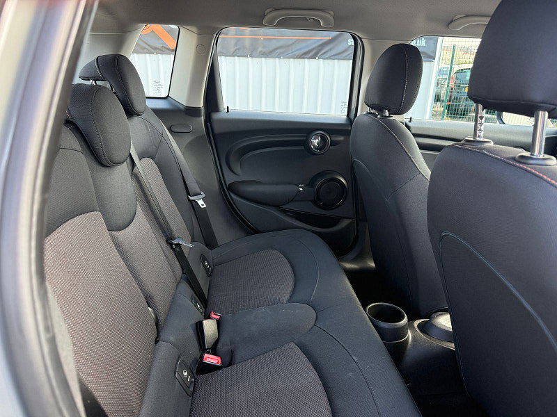 MINI Hatch 1.5 Cooper Hatchback 5dr Petrol Manual Euro 6 (s/s) (136 ps) 5dr Manual 2026