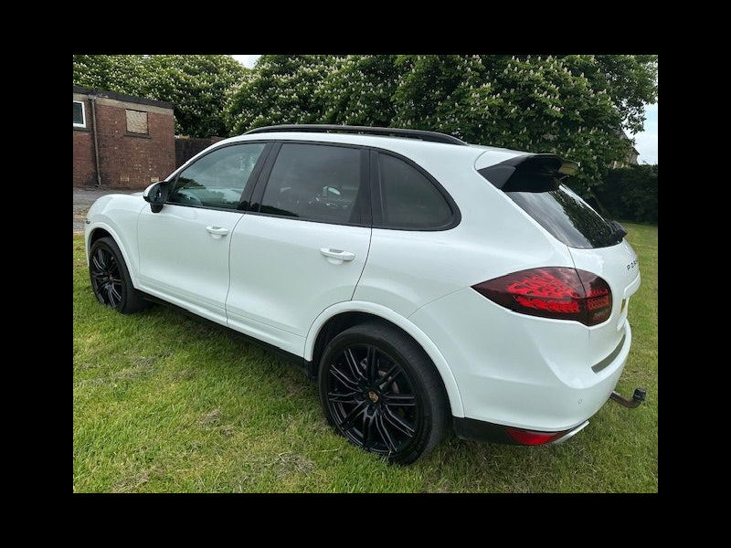 Porsche Cayenne 4.2 TD V8 S SUV 5dr Diesel TiptronicS 4WD Euro 5 (s/s) (382 ps) 5dr Automatic 2026