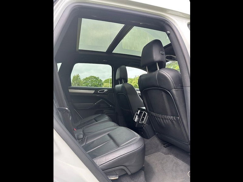 Porsche Cayenne 4.2 TD V8 S SUV 5dr Diesel TiptronicS 4WD Euro 5 (s/s) (382 ps) 5dr Automatic 2026