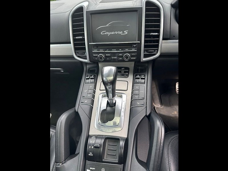 Porsche Cayenne 4.2 TD V8 S SUV 5dr Diesel TiptronicS 4WD Euro 5 (s/s) (382 ps) 5dr Automatic 2026