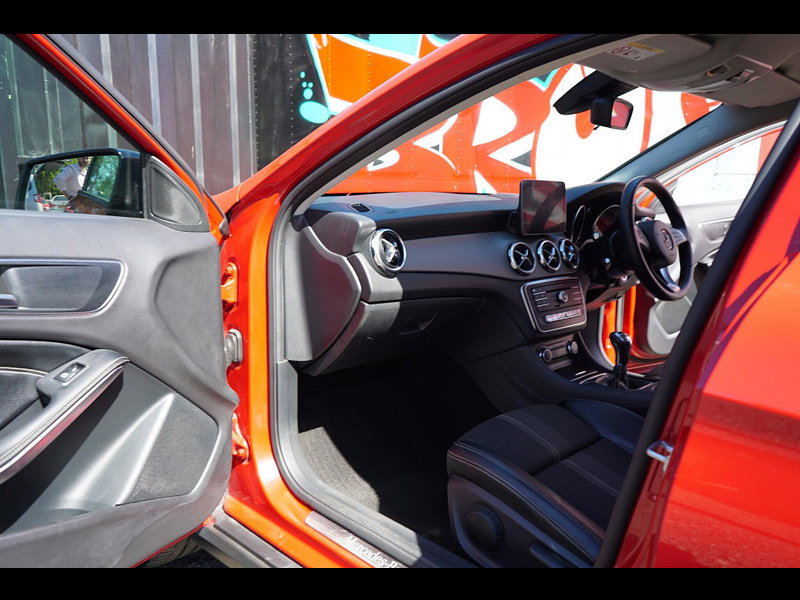 Mercedes-Benz GLA 1.6 GLA180 Urban Edition SUV 5dr Petrol Manual Euro 6 (s/s) (122 ps)