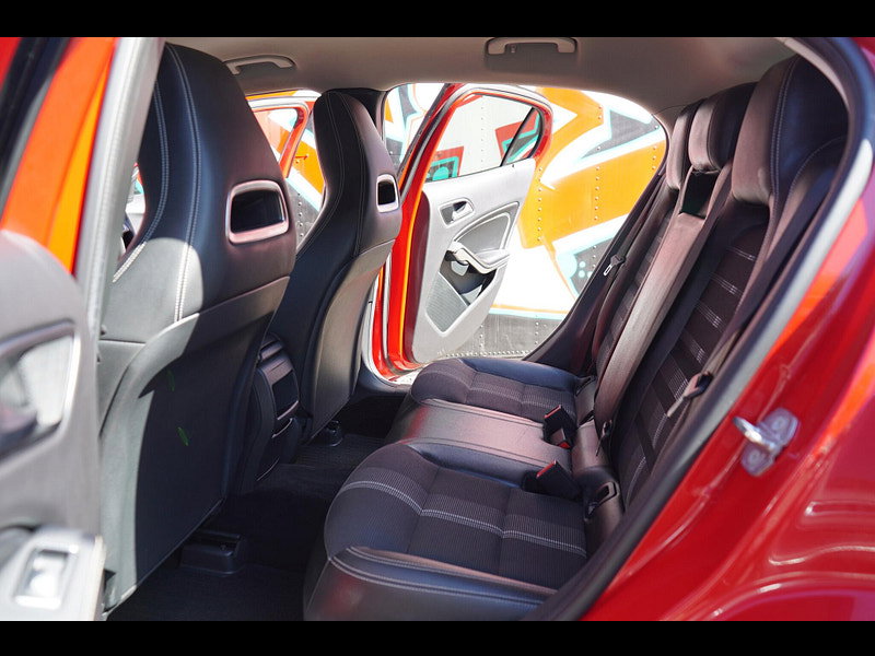 Mercedes-Benz GLA 1.6 GLA180 Urban Edition SUV 5dr Petrol Manual Euro 6 (s/s) (122 ps)