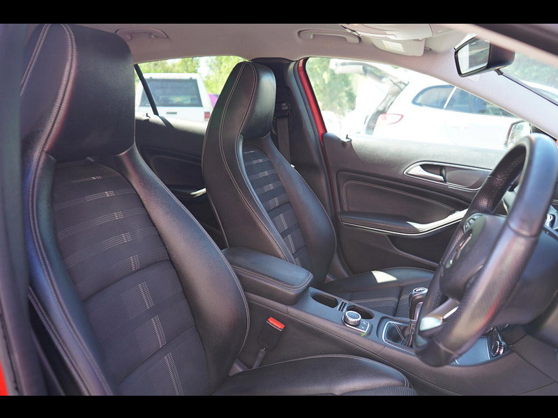 Mercedes-Benz GLA 1.6 GLA180 Urban Edition SUV 5dr Petrol Manual Euro 6 (s/s) (122 ps)