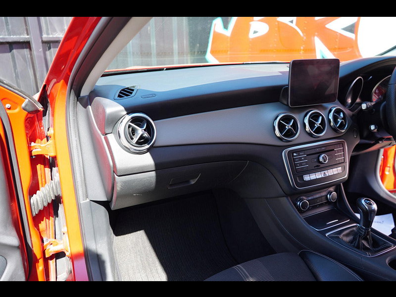 Mercedes-Benz GLA 1.6 GLA180 Urban Edition SUV 5dr Petrol Manual Euro 6 (s/s) (122 ps)