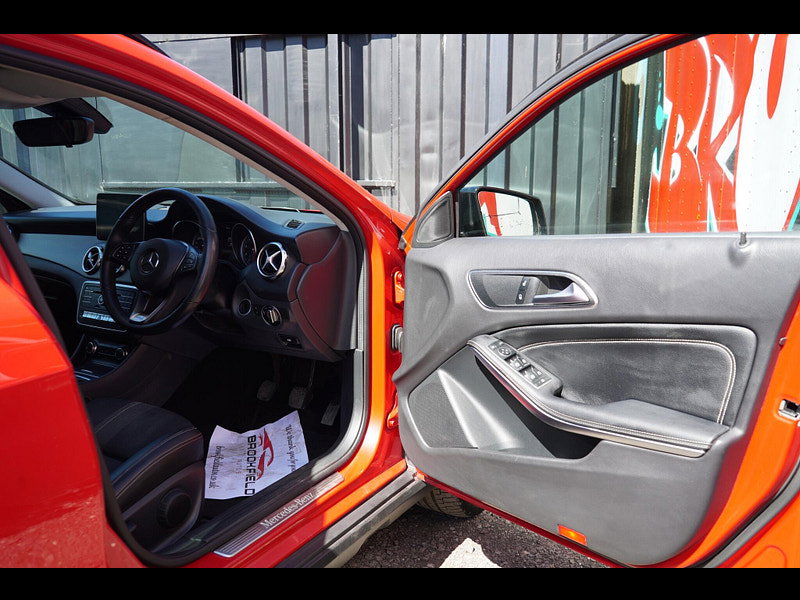 Mercedes-Benz GLA 1.6 GLA180 Urban Edition SUV 5dr Petrol Manual Euro 6 (s/s) (122 ps)