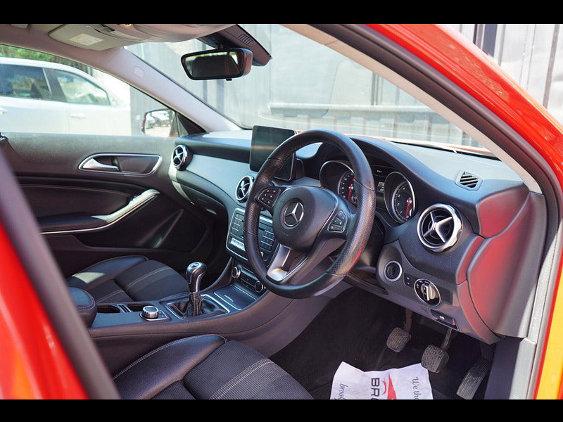 Mercedes-Benz GLA 1.6 GLA180 Urban Edition SUV 5dr Petrol Manual Euro 6 (s/s) (122 ps)