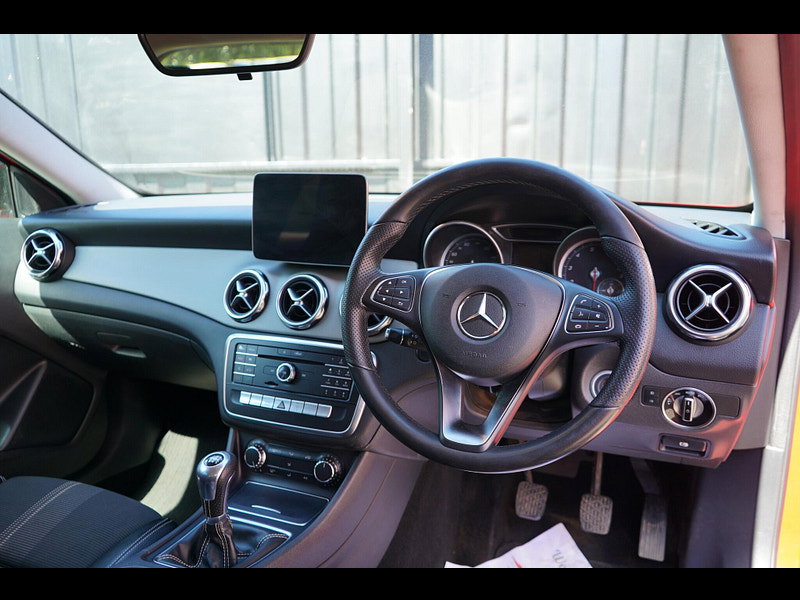 Mercedes-Benz GLA 1.6 GLA180 Urban Edition SUV 5dr Petrol Manual Euro 6 (s/s) (122 ps)
