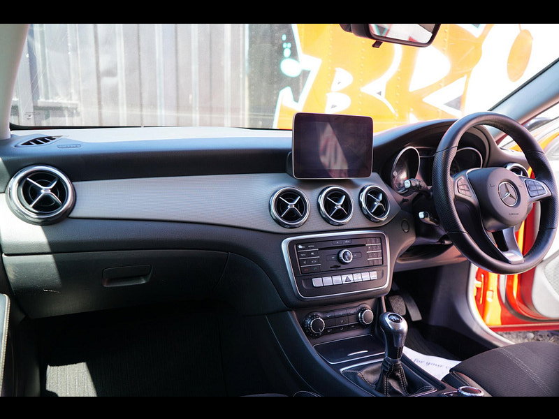 Mercedes-Benz GLA 1.6 GLA180 Urban Edition SUV 5dr Petrol Manual Euro 6 (s/s) (122 ps)