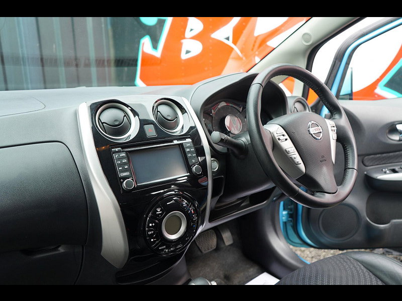 Nissan Note 1.2 DIG-S Tekna Hatchback 5dr Petrol CVT Euro 5 (s/s) (98 ps)