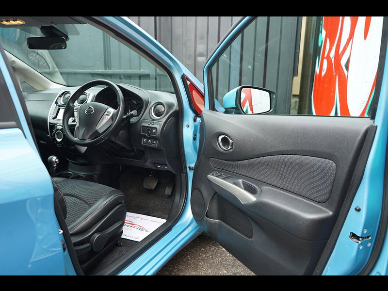 Nissan Note 1.2 DIG-S Tekna Hatchback 5dr Petrol CVT Euro 5 (s/s) (98 ps)