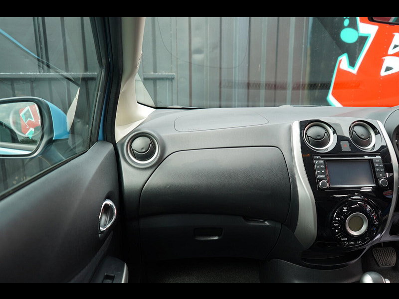Nissan Note 1.2 DIG-S Tekna Hatchback 5dr Petrol CVT Euro 5 (s/s) (98 ps)
