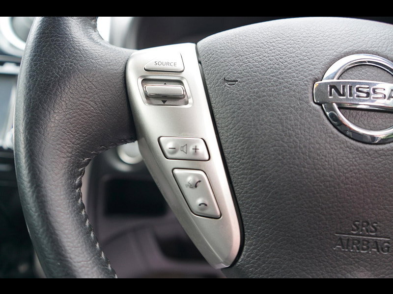 Nissan Note 1.2 DIG-S Tekna Hatchback 5dr Petrol CVT Euro 5 (s/s) (98 ps)